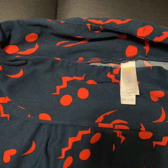 Holiday Lularoe Legging Bundle - Picture 4 of 6